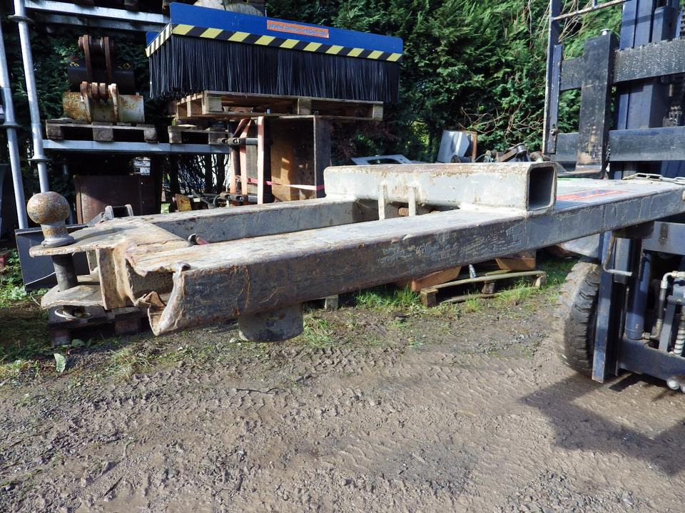 Stapler Rangierhilfe Kugel + Maul + Kranarm (netto 504,20) - Ātrā sakabe: foto 2 Stapler Rangierhilfe Kugel + Maul + Kranarm (netto 504,20) - Ātrā sakabe: foto 2