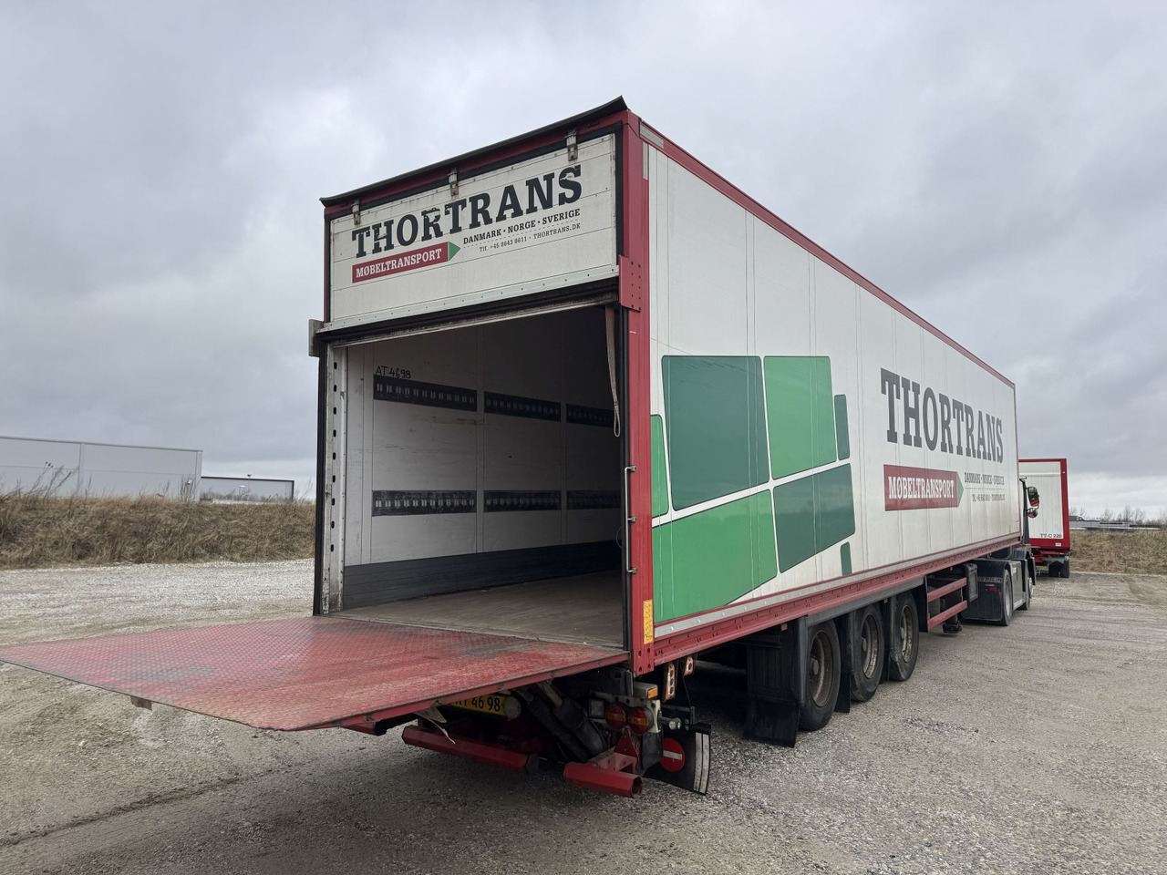 SCHMITZ Cargobull SCB*S3B - Puspiekabe slēgtā virsbūve: foto 4 SCHMITZ Cargobull SCB*S3B - Puspiekabe slēgtā virsbūve: foto 4