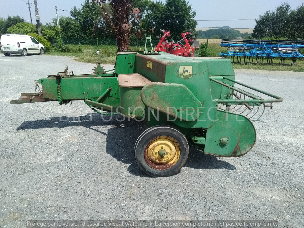 JOHN DEERE PRESSE MOYENNE DENSITE 332 - Rituļu prese: foto 4 JOHN DEERE PRESSE MOYENNE DENSITE 332 - Rituļu prese: foto 4