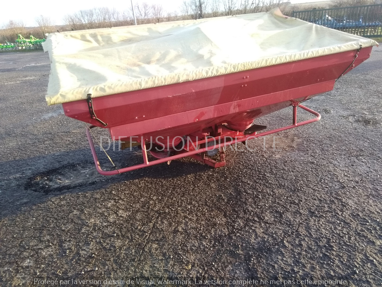 LELY DISTRIBUTEUR D'ENGRAIS CENTERMATIC PESEE - Minerālmēslu izkliedētājs: foto 4 LELY DISTRIBUTEUR D'ENGRAIS CENTERMATIC PESEE - Minerālmēslu izkliedētājs: foto 4