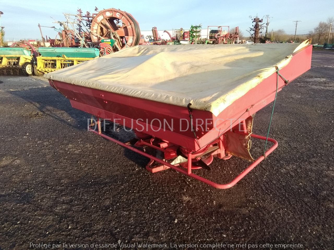 LELY DISTRIBUTEUR D'ENGRAIS CENTERMATIC PESEE - Minerālmēslu izkliedētājs: foto 3 LELY DISTRIBUTEUR D'ENGRAIS CENTERMATIC PESEE - Minerālmēslu izkliedētājs: foto 3