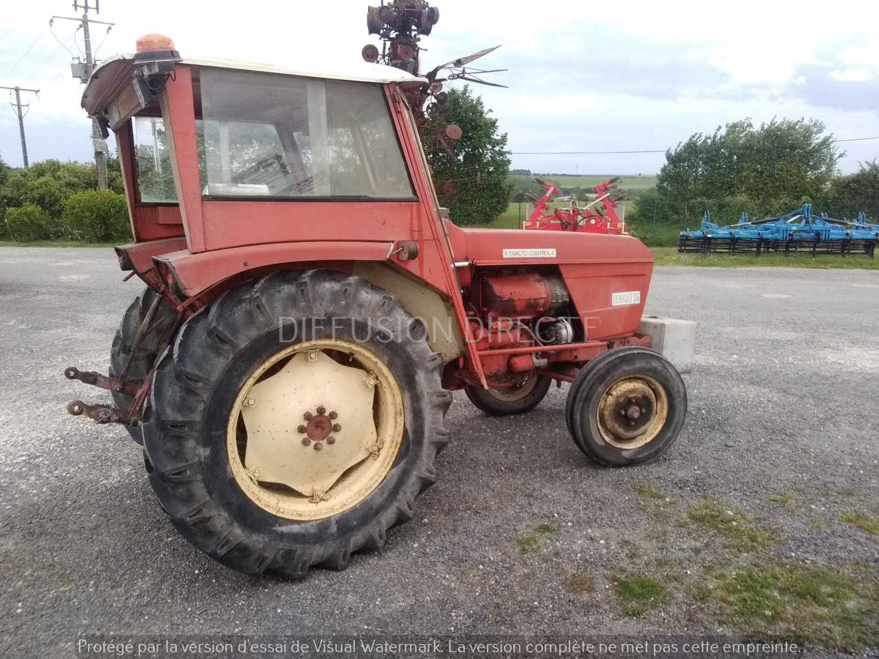 RENAULT TRACTEUR AGRICOLE 56 - Traktors: foto 3 RENAULT TRACTEUR AGRICOLE 56 - Traktors: foto 3