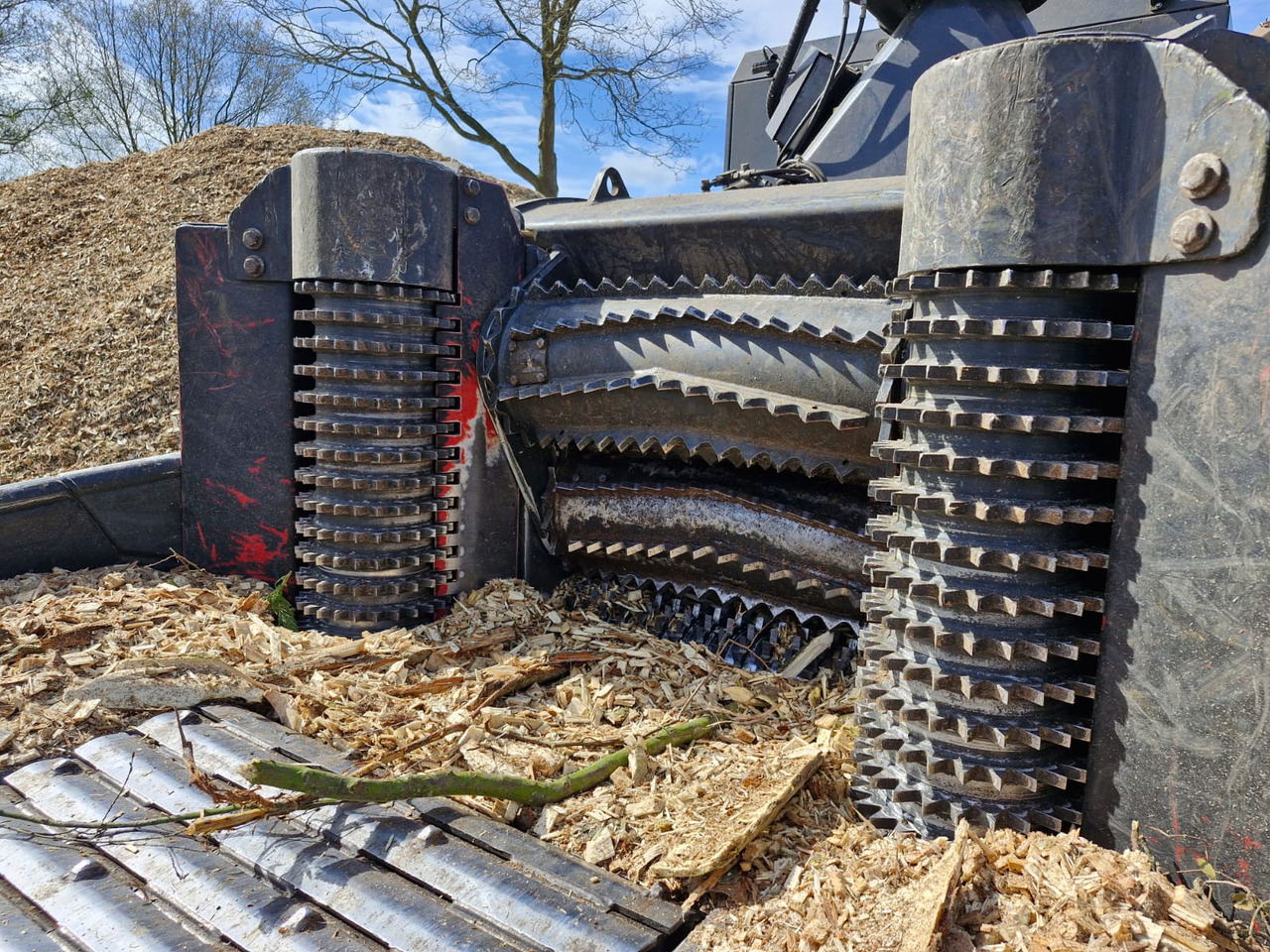 UFKES Greentec 962 Tracked Chipper - Šķeldotājs: foto 3 UFKES Greentec 962 Tracked Chipper - Šķeldotājs: foto 3