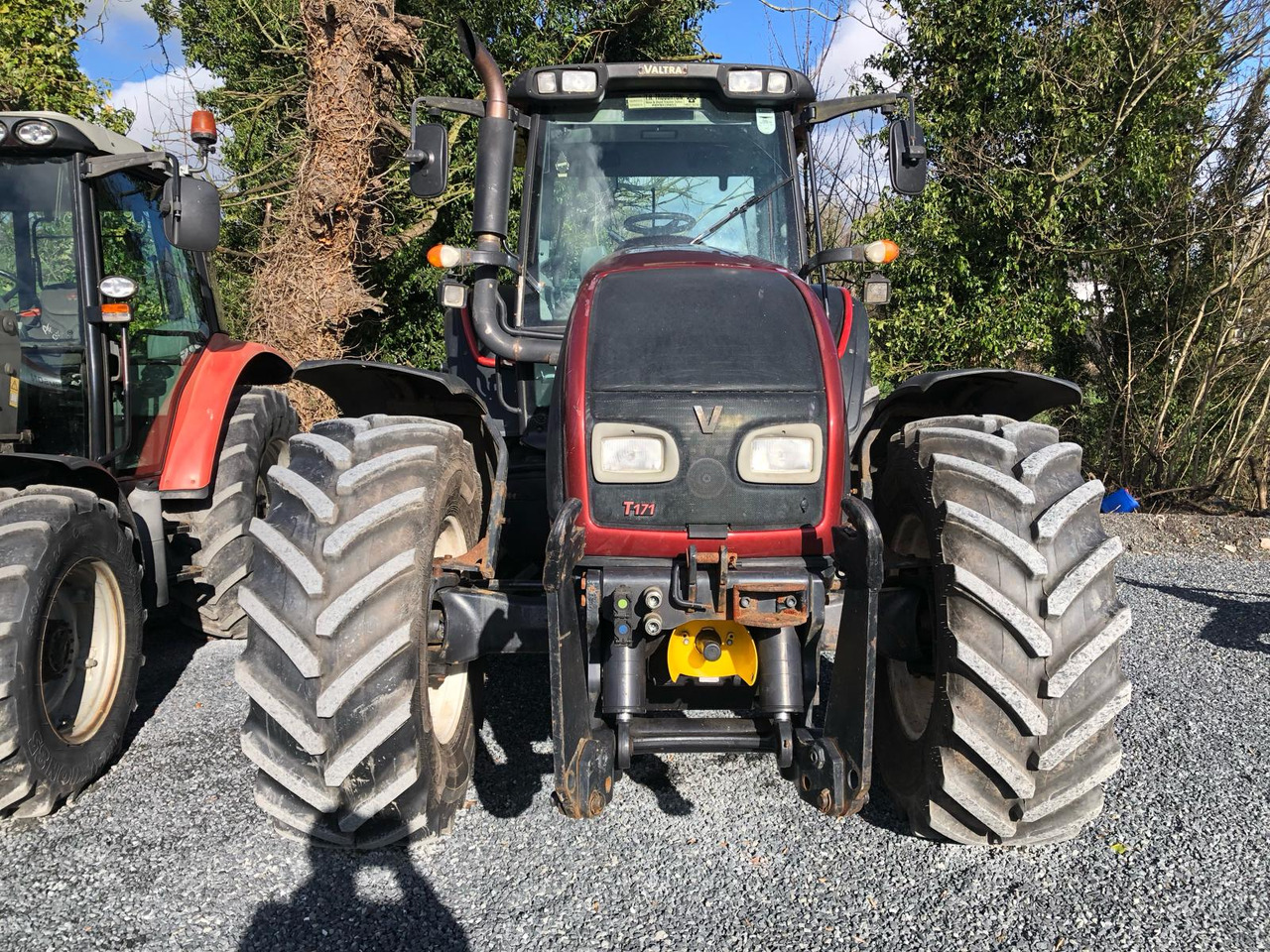 2009 Valtra T171 with front PTO - Traktors: foto 3 2009 Valtra T171 with front PTO - Traktors: foto 3