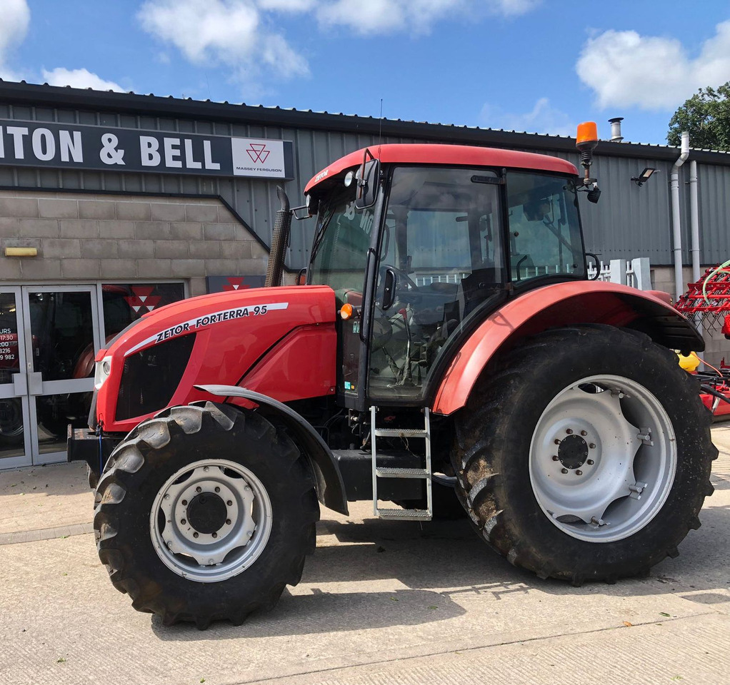 2012 Zetor Forterra 95, 2900 Hours - Traktors: foto 1 2012 Zetor Forterra 95, 2900 Hours - Traktors: foto 1