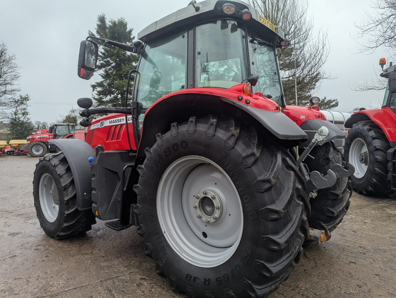 2022 MF 7718S, 1730 Hours, excellent - Traktors: foto 3 2022 MF 7718S, 1730 Hours, excellent - Traktors: foto 3