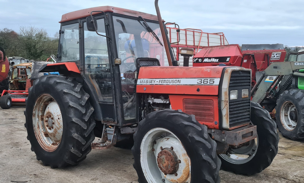 365 4wd - Traktors: foto 1 365 4wd - Traktors: foto 1
