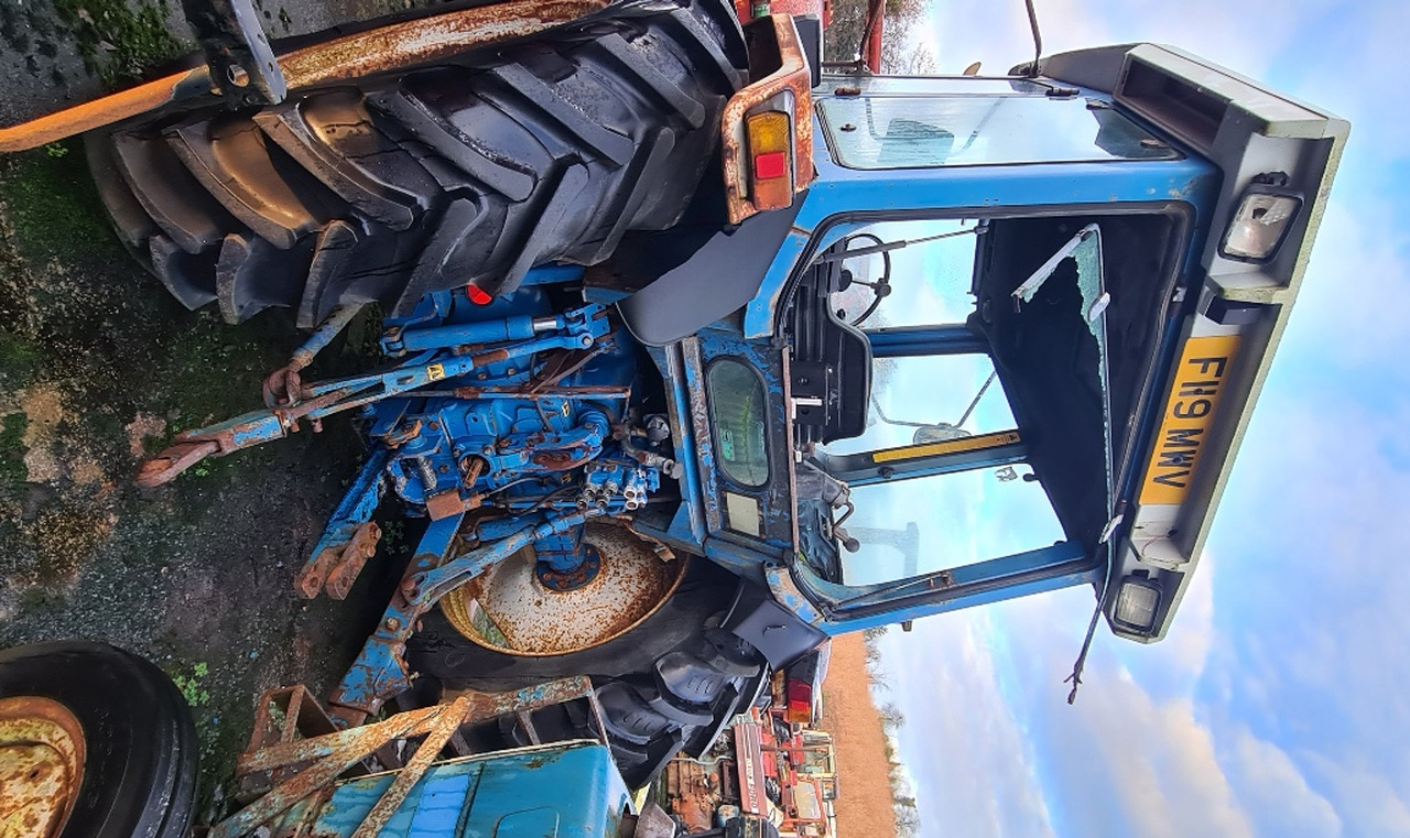 Ford 7810 4×4 Tractor - Traktors: foto 3 Ford 7810 4×4 Tractor - Traktors: foto 3