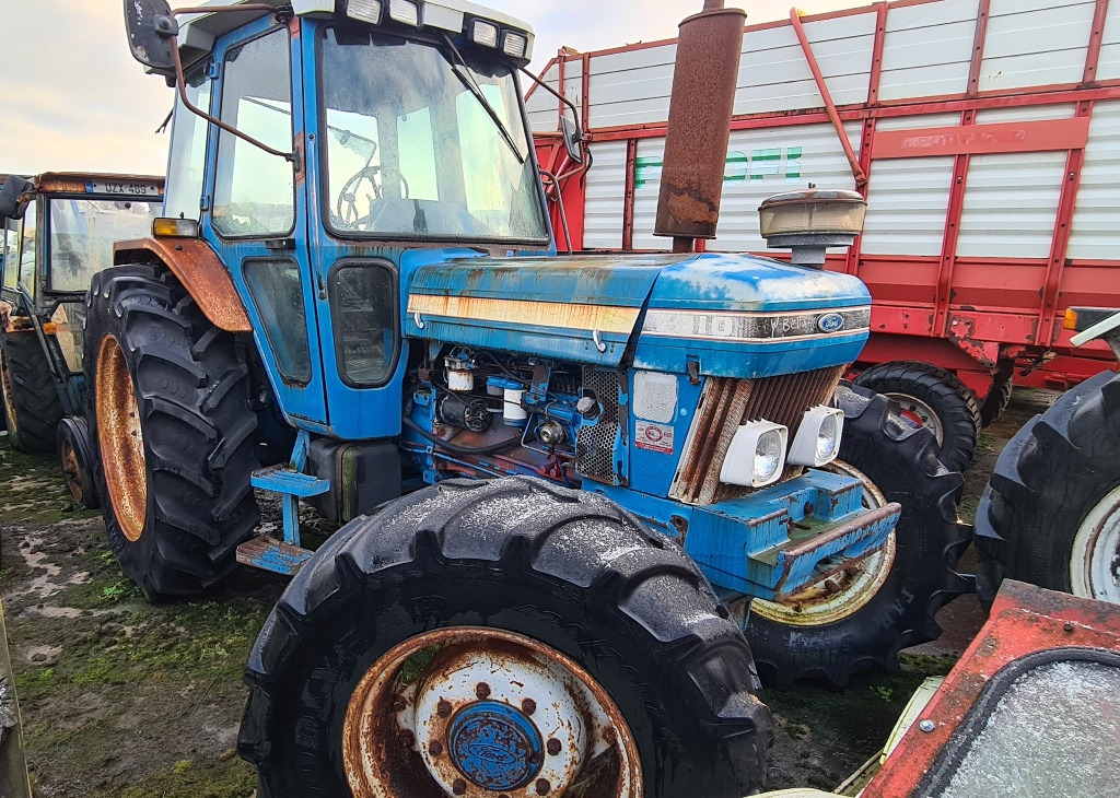Ford 7810 4×4 Tractor - Traktors: foto 2 Ford 7810 4×4 Tractor - Traktors: foto 2