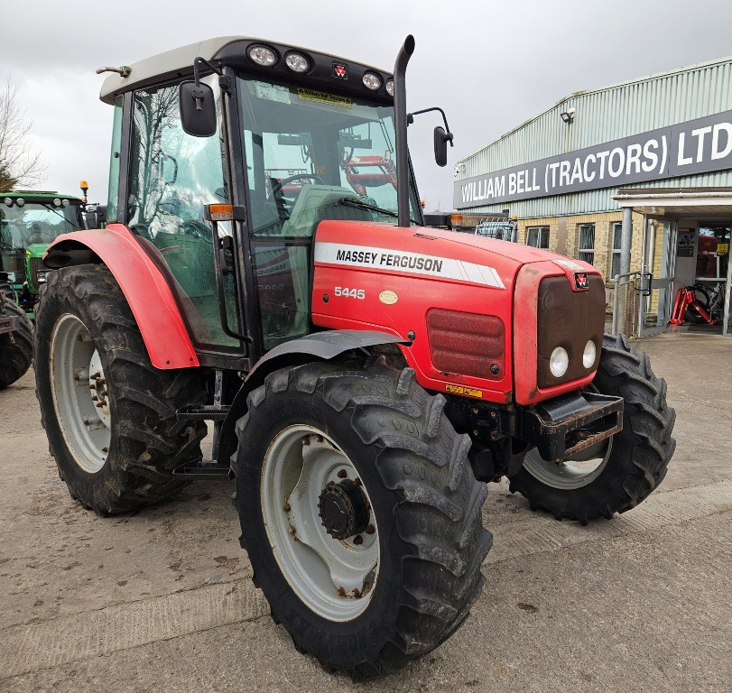 MF 5445 Manual Shuttle - Traktors: foto 1 MF 5445 Manual Shuttle - Traktors: foto 1