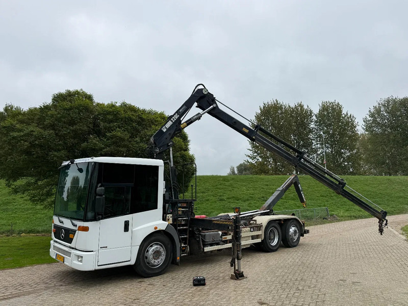 Mercedes-Benz Econic Hiab 220-Hooklift-6x2-Remote - Kravas auto ar manipulatoru: foto 4 Mercedes-Benz Econic Hiab 220-Hooklift-6x2-Remote - Kravas auto ar manipulatoru: foto 4