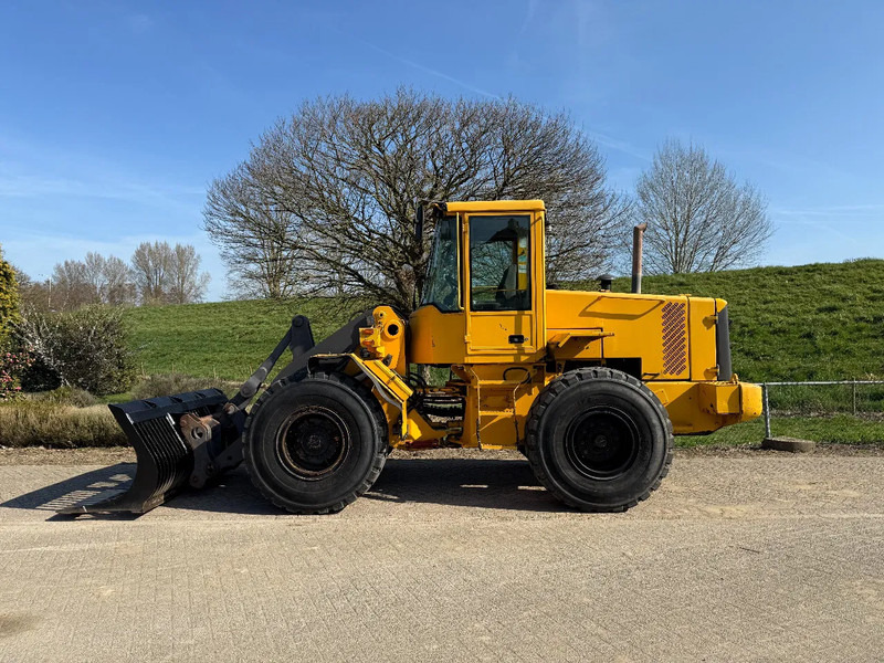 Volvo L70D - Riteņu iekrāvējs: foto 2 Volvo L70D - Riteņu iekrāvējs: foto 2