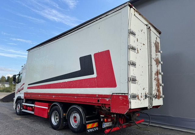 VolvoFH13 500 6x2 Ketjupurku + Rahtikaappi - Citas iekārtas: foto 3 VolvoFH13 500 6x2 Ketjupurku + Rahtikaappi - Citas iekārtas: foto 3