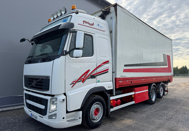 VolvoFH13 500 6x2 Ketjupurku + Rahtikaappi - Citas iekārtas: foto 1 VolvoFH13 500 6x2 Ketjupurku + Rahtikaappi - Citas iekārtas: foto 1