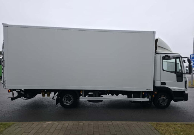 IvecoEurocargo - Kravas automašīna ar slēgto virsbūvi: foto 5 IvecoEurocargo - Kravas automašīna ar slēgto virsbūvi: foto 5