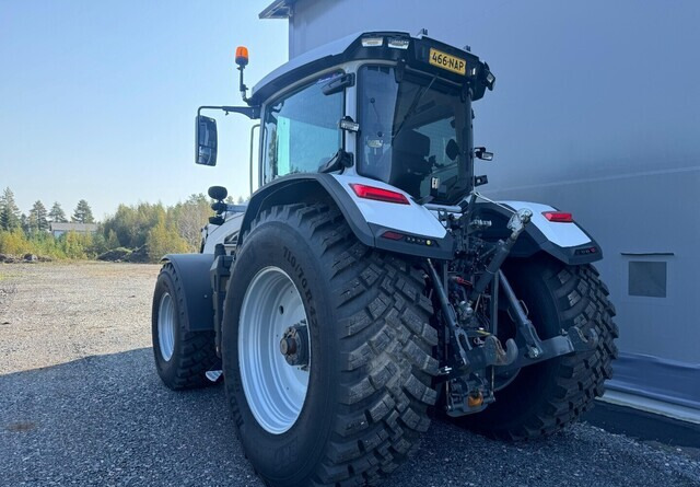 Massey Ferguson 8s.305 Dyna VT - Traktors: foto 4 Massey Ferguson 8s.305 Dyna VT - Traktors: foto 4