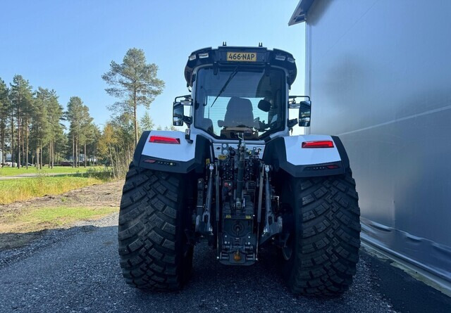 Massey Ferguson 8s.305 Dyna VT - Traktors: foto 5 Massey Ferguson 8s.305 Dyna VT - Traktors: foto 5
