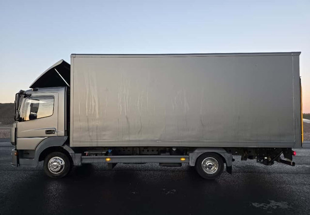 Mercedes-BenzAtego 4x2 Special - Kravas automašīna ar slēgto virsbūvi: foto 2 Mercedes-BenzAtego 4x2 Special - Kravas automašīna ar slēgto virsbūvi: foto 2