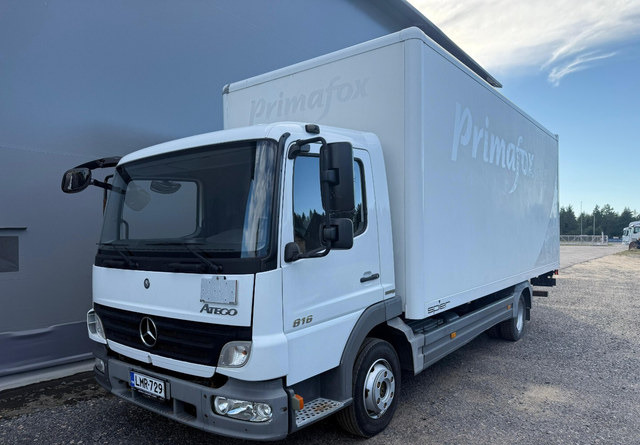Mercedes-BenzAtego kaappi + perälauta - Kravas automašīna ar slēgto virsbūvi: foto 1 Mercedes-BenzAtego kaappi + perälauta - Kravas automašīna ar slēgto virsbūvi: foto 1