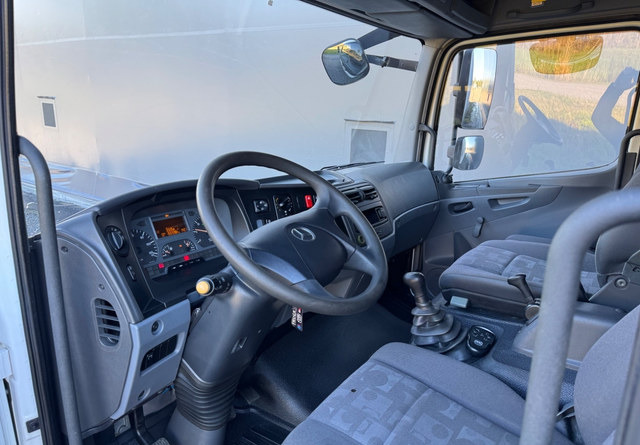 Kravas automašīna ar slēgto virsbūvi Mercedes-BenzAtego kaappi + perälauta: foto 13 Kravas automašīna ar slēgto virsbūvi Mercedes-BenzAtego kaappi + perälauta: foto 13