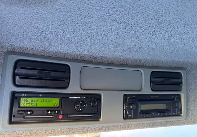 Kravas automašīna ar slēgto virsbūvi Mercedes-BenzAtego kaappi + perälauta: foto 20 Kravas automašīna ar slēgto virsbūvi Mercedes-BenzAtego kaappi + perälauta: foto 20