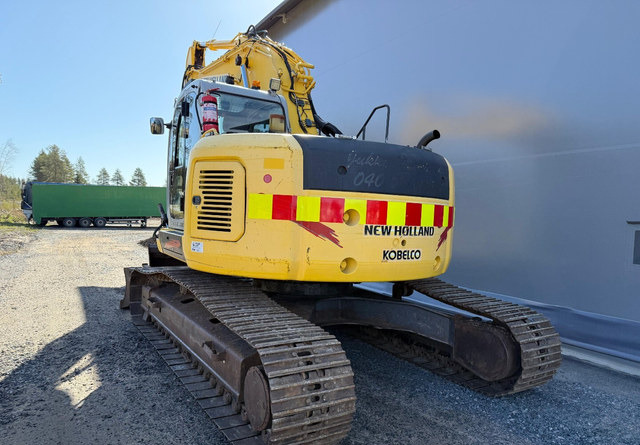 New Holland E235SR - Kāpurķēžu ekskavators: foto 4 New Holland E235SR - Kāpurķēžu ekskavators: foto 4