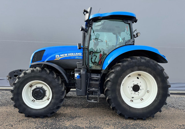 New Holland T7.200 - Traktors: foto 2 New Holland T7.200 - Traktors: foto 2