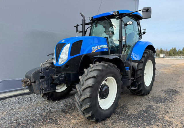New Holland T7.200 - Traktors: foto 1 New Holland T7.200 - Traktors: foto 1