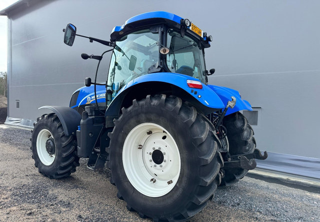 New Holland T7.200 - Traktors: foto 3 New Holland T7.200 - Traktors: foto 3