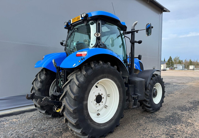 New Holland T7.200 - Traktors: foto 5 New Holland T7.200 - Traktors: foto 5