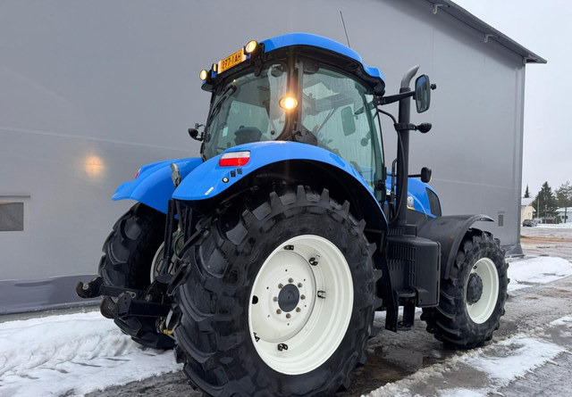 New HollandT7.200 - Traktors: foto 5 New HollandT7.200 - Traktors: foto 5