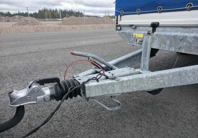 Piekabe ar tentu SarisC3500 Pressukapelli: foto 15