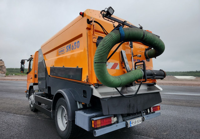Schmidt SK650 Atego 85kmh/h - Ielu tīrīšanas mašīna: foto 3 Schmidt SK650 Atego 85kmh/h - Ielu tīrīšanas mašīna: foto 3