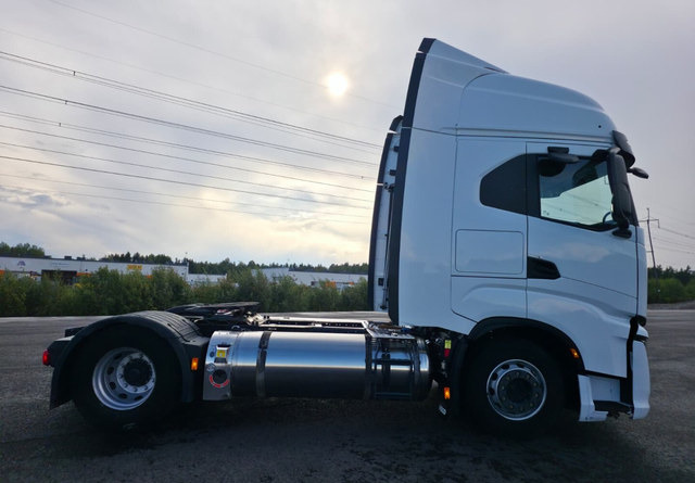 IvecoS-Way 460 4x2 LNG / LBG - Vilcējs: foto 5 IvecoS-Way 460 4x2 LNG / LBG - Vilcējs: foto 5
