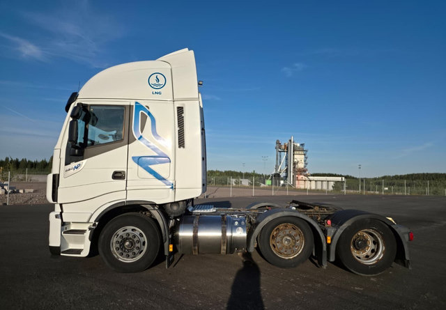 IvecoStralis 460 6x2 LNG/LBG - Vilcējs: foto 2 IvecoStralis 460 6x2 LNG/LBG - Vilcējs: foto 2