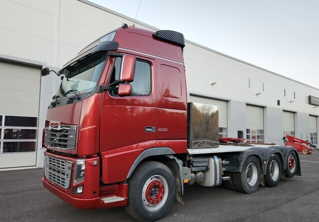 Volvo FH16 600 8x4 - Vilcējs: foto 1 Volvo FH16 600 8x4 - Vilcējs: foto 1