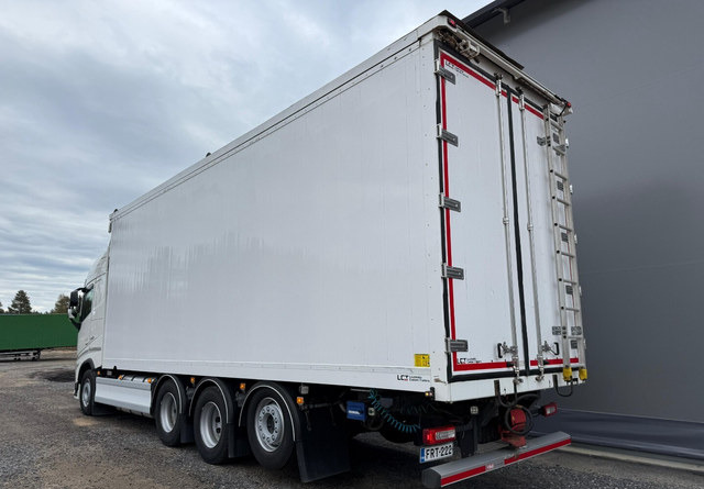 Volvo FH 540 8x4 66m3 - Kravas automašīna ar slēgto virsbūvi: foto 4 Volvo FH 540 8x4 66m3 - Kravas automašīna ar slēgto virsbūvi: foto 4