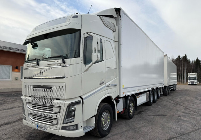 Volvo FH16 750 10x4 - Kravas automašīna ar slēgto virsbūvi: foto 1 Volvo FH16 750 10x4 - Kravas automašīna ar slēgto virsbūvi: foto 1