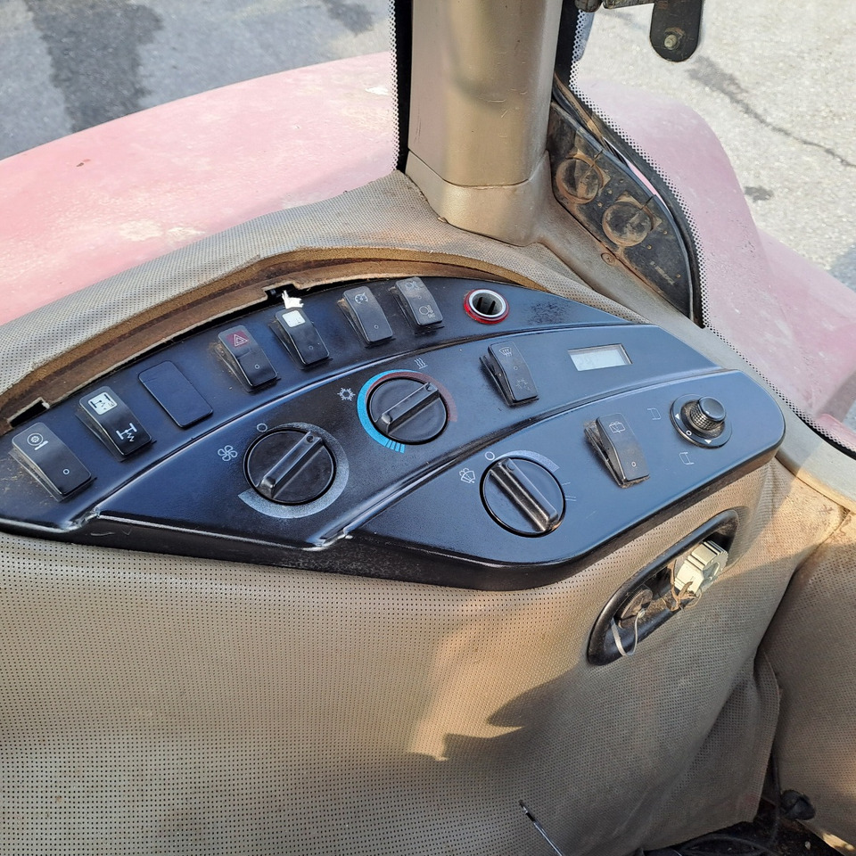 CASE MX 285 MAGNUM - Traktors: foto 5 CASE MX 285 MAGNUM - Traktors: foto 5