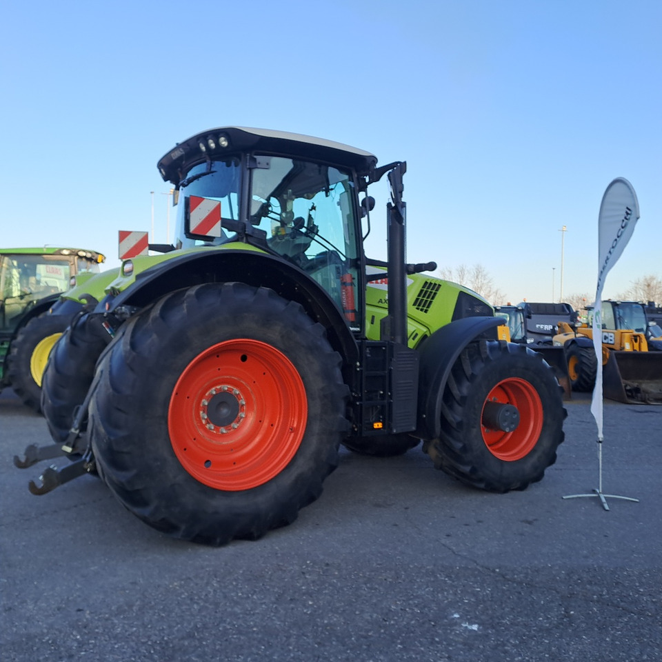 CLAAS 830 AXION - Traktors: foto 2 CLAAS 830 AXION - Traktors: foto 2