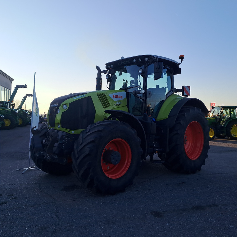 CLAAS 830 AXION - Traktors: foto 1 CLAAS 830 AXION - Traktors: foto 1