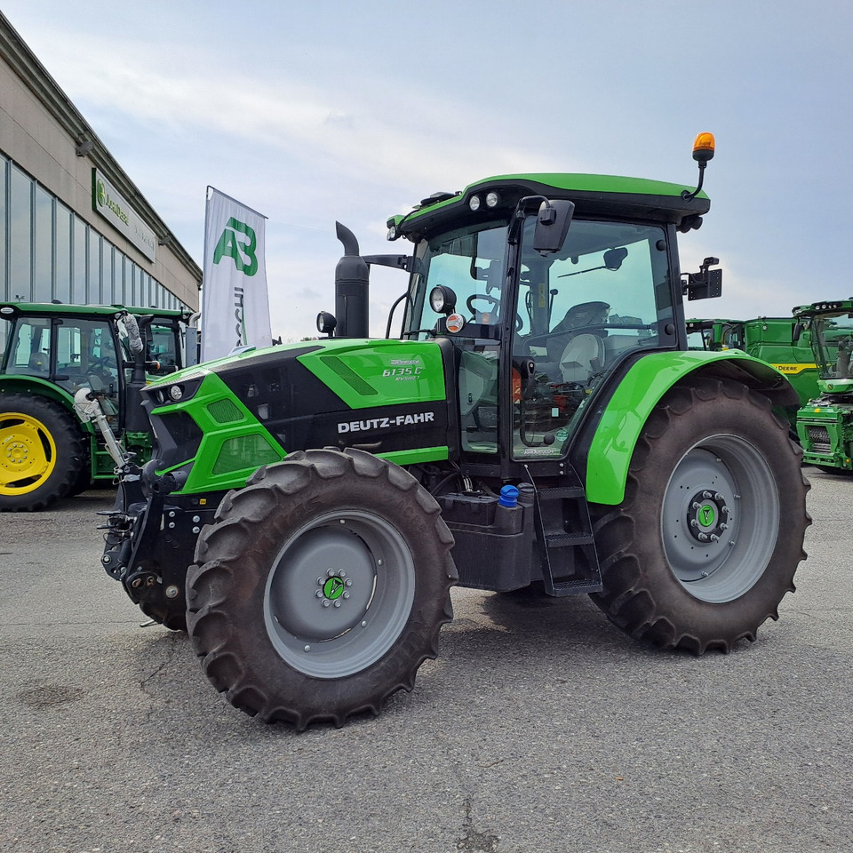 DEUTZ-FAHR 6135 CRV SHIFT - Traktors: foto 1 DEUTZ-FAHR 6135 CRV SHIFT - Traktors: foto 1