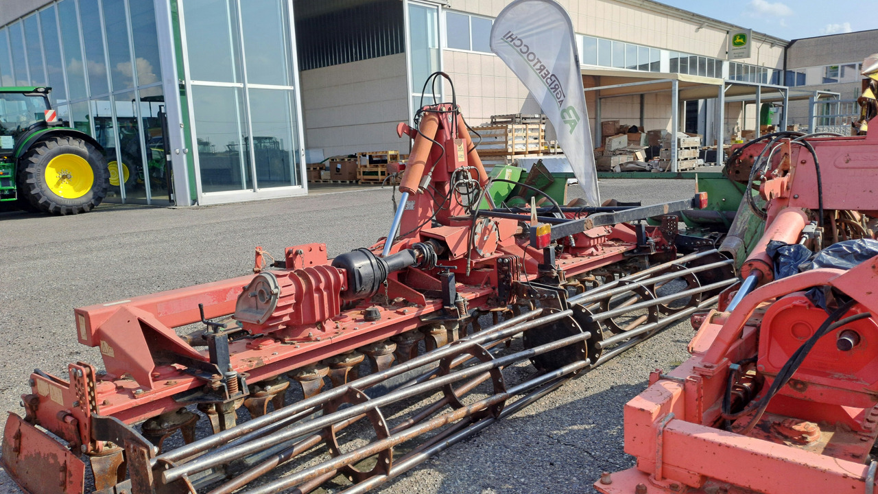 ERPICE ROTANTE RULLO GABBIA FERABOLI DUPLO T600 - Vertikālā augsnes frēze: foto 5 ERPICE ROTANTE RULLO GABBIA FERABOLI DUPLO T600 - Vertikālā augsnes frēze: foto 5