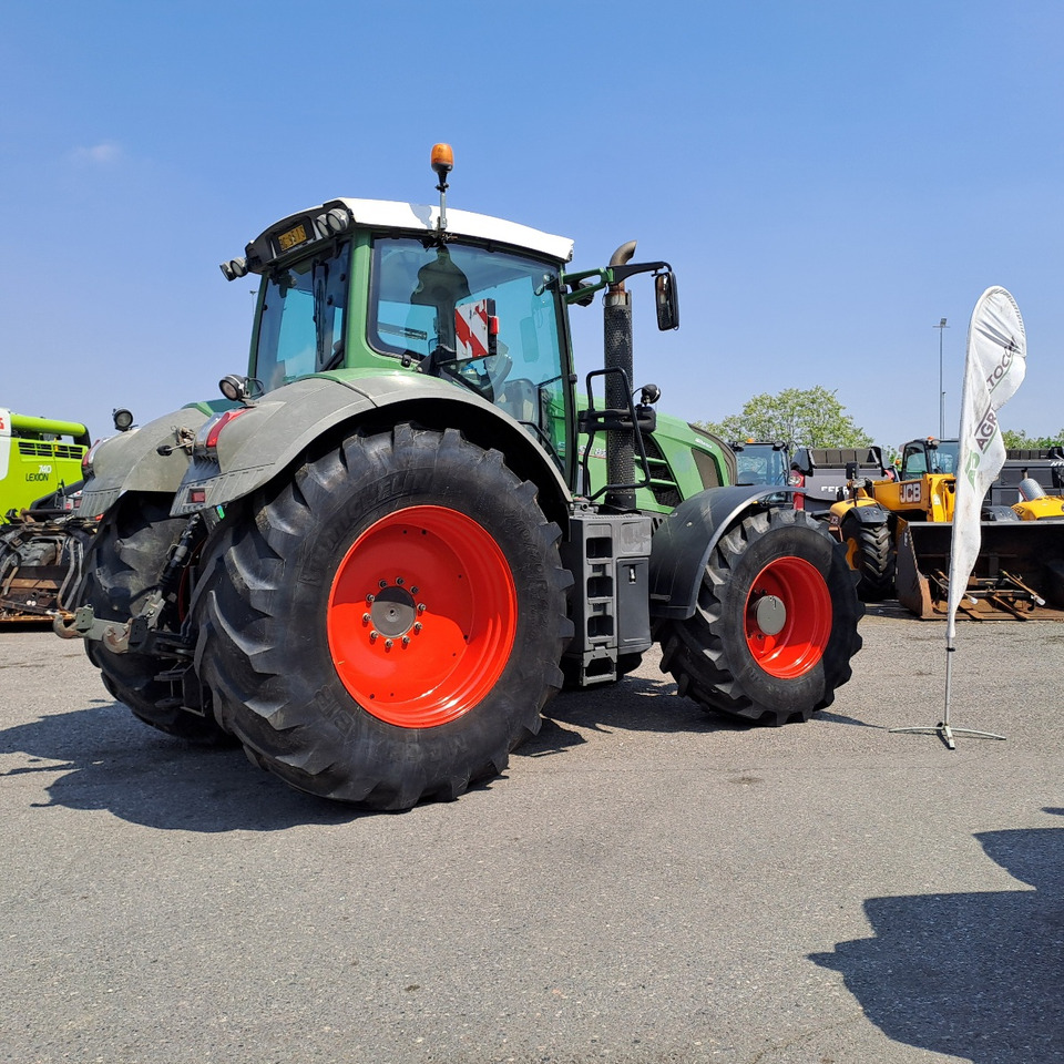 FENDT 828 VARIO PROFI PLUS - Traktors: foto 3 FENDT 828 VARIO PROFI PLUS - Traktors: foto 3