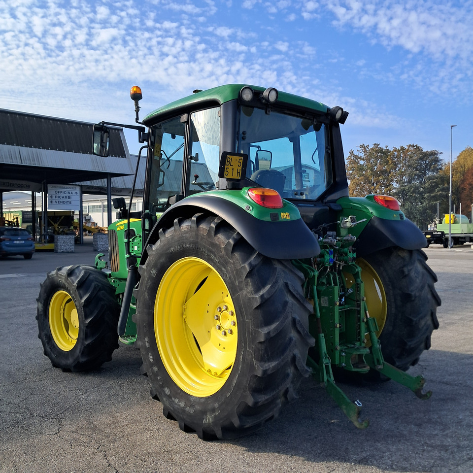 JOHN DEERE 6230 - Traktors: foto 3 JOHN DEERE 6230 - Traktors: foto 3