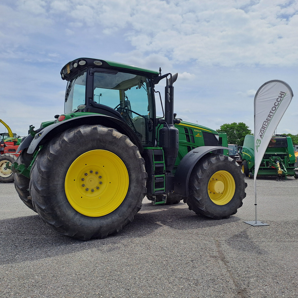 JOHN DEERE 6230R - Traktors: foto 2 JOHN DEERE 6230R - Traktors: foto 2