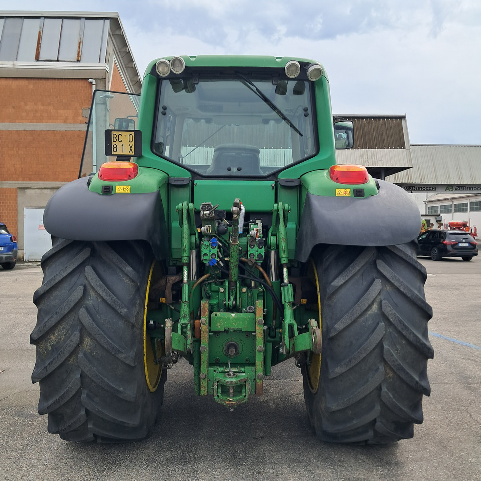 JOHN DEERE 6830 Premium - Traktors: foto 4 JOHN DEERE 6830 Premium - Traktors: foto 4