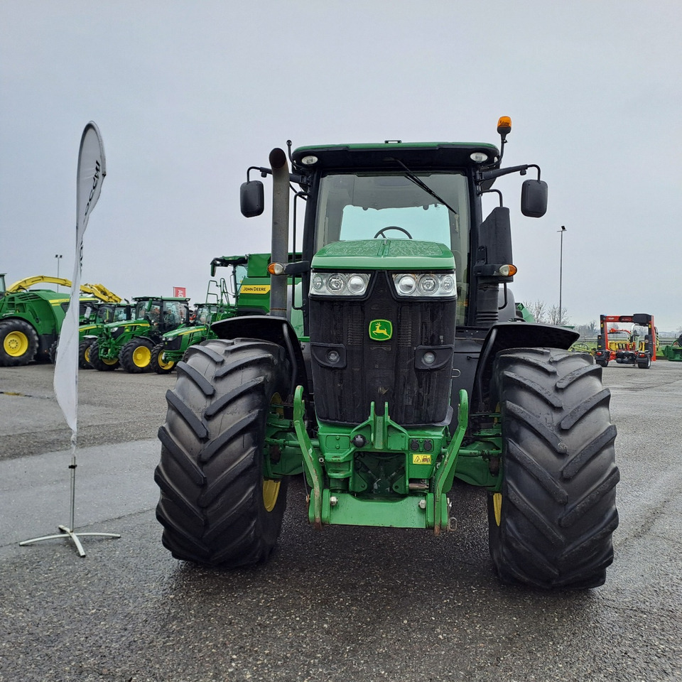 JOHN DEERE 7230R - Traktors: foto 3 JOHN DEERE 7230R - Traktors: foto 3