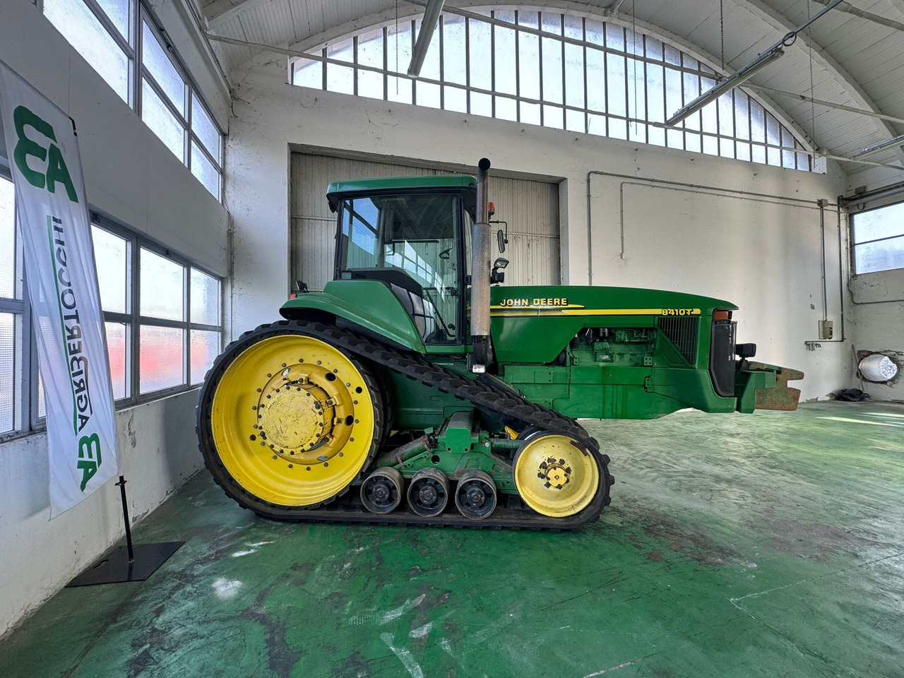 JOHN DEERE 8410T - Traktors: foto 4 JOHN DEERE 8410T - Traktors: foto 4