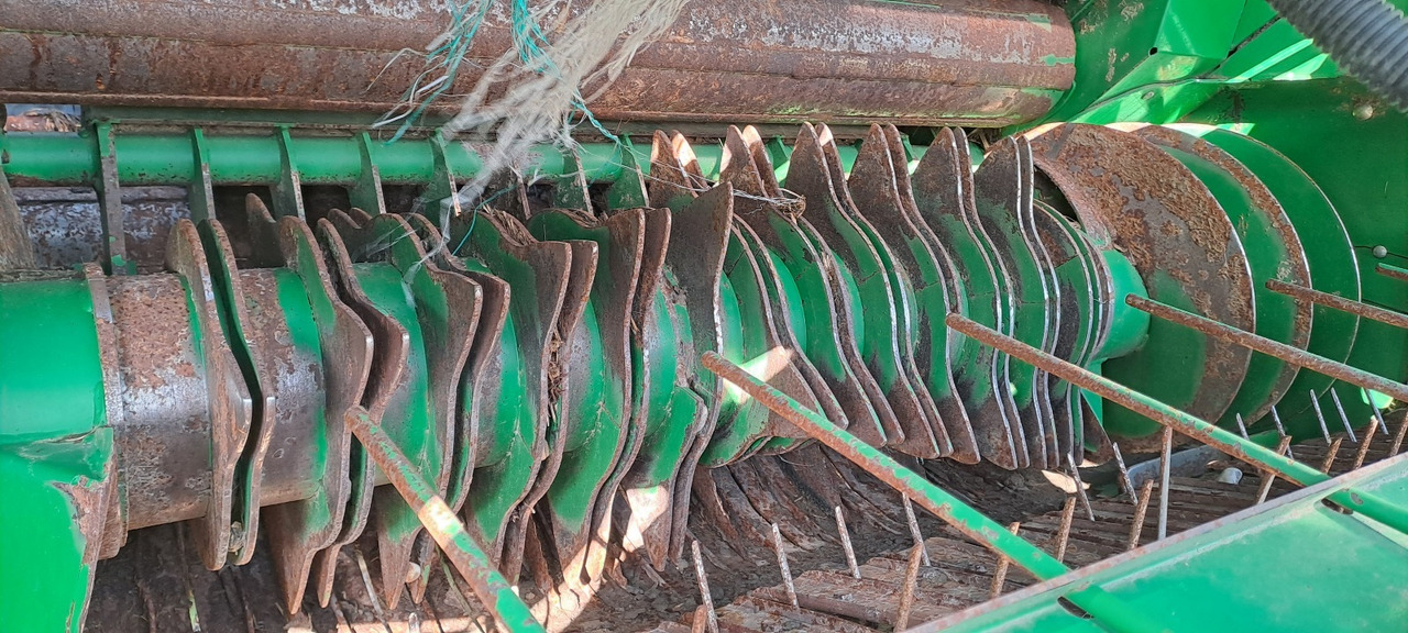 JOHN DEERE 960 - Rituļu prese: foto 5 JOHN DEERE 960 - Rituļu prese: foto 5